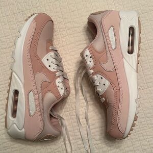 Women’s Nike Air Max 90